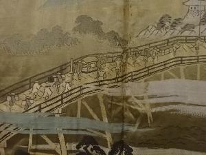 アンティーク　橋に大名行列模様織り出し緞子肩裏本場泥大島紬男物羽織